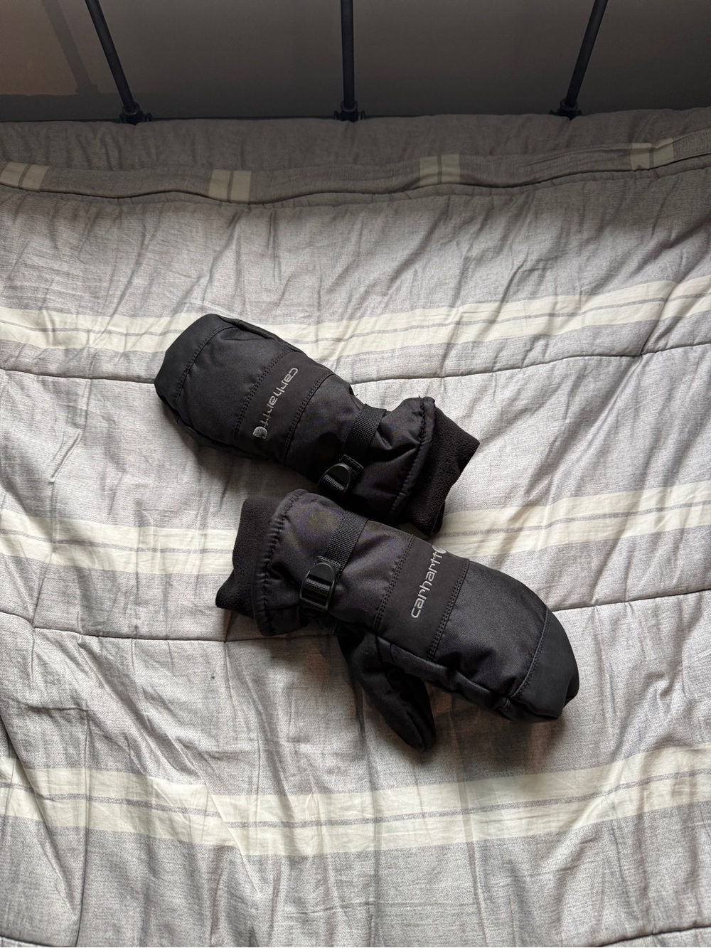 Carhartt Black Insulated Men's Mittens